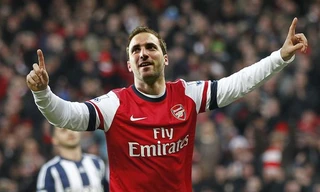 Arsenal quyết chiêu mộ Higuain ở mùa hè năm nay.