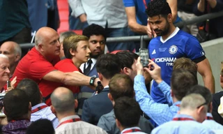 Diego Costa có tên trong danh sách thi đấu mùa giải 2017/18 của Chelsea.