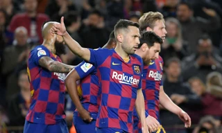 Barcelona nhận án phạt từ UEFA.