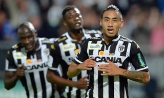 Ketkeophomphone chơi nổi bật trong màu áo Angers.