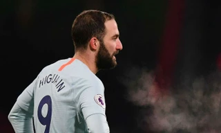 Higuain tiếp tục gây thất vọng trong màu áo Chelsea.