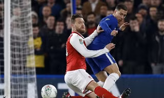 Chelsea và Arsenal cầm hòa nhau trong một trận cầu không bàn thắng.