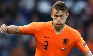 Matthijs de Ligt trên đường gia nhập Juventus.