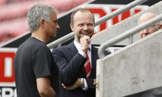 Phó chủ tịch Ed Woodward yêu cầu HLV Jose Mourinho ngừng kế hoạch lôi kéo Alex Sandro.