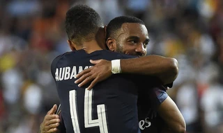 Pierre-Emerick Aubameyang và Alexandre Lacazette.