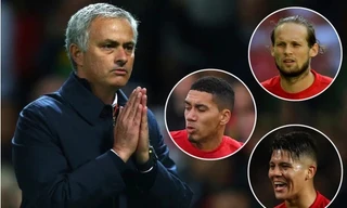 HLV Mourinho tính tới phương án tống khứ Chris Smalling, Marcos Rojo và Daley Blind.