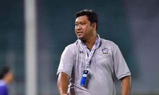 HLV Worrawoot Srimaka của Olympic Thái Lan.