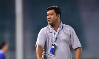 HLV Worrawoot Srimaka của Olympic Thái Lan.