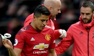 Alexis Sanchez khó lòng đá thêm trận nào trong mùa giải 2018/19.