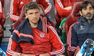 Muller không hài lòng khi bị HLV Guardiola đẩy lên ghế dự bị.