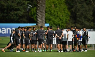 Chris Smalling và vợ đã tới Việt Nam du lịch.