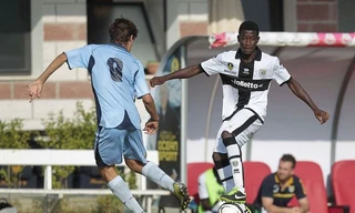 Solomon Nyantakyi (phải).