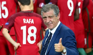 HLV Fernando Santos hết lời ca ngợi các học trò sau chiến thắng lịch sử.