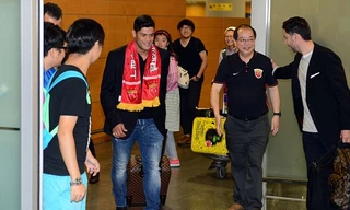 Hulk gia nhập Shanghai SIPG với giá kỷ lục.