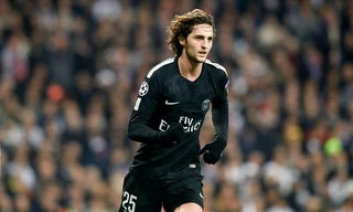 Rabiot thất vọng khi PSG thua ngược Real Madrid.