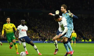 Tottenham bị Norwich City loại khỏi FA Cup.