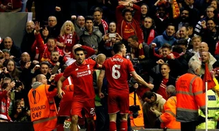 Dejan Lovren ăn mừng bàn thắng quyết định giúp Liverpool đoạn vé vào bán kết Europa League.