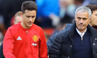 Ander Herrera lên tiếng bảo vệ ông thầy Mourinho.