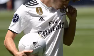 Adidas vừa gia hạn hợp đồng tài trợ thêm 12 năm với Real Madrid.