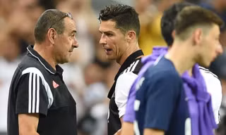 HLV Maurizio Sarri và Cristiano Ronaldo.