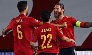 Sergio Ramos tiếp tục thể hiện cái duyên ghi bàn cho ĐT Tây Ban Nha.