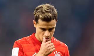 Philippe Coutinho trong thế tiến thoái lưỡng nan.