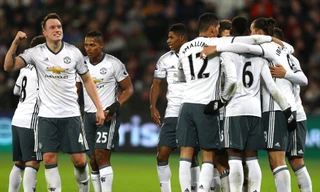 Phil Jones chuẩn bị được M.U gia hạn.