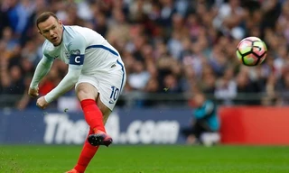 Wayne Rooney đang bị chính các CĐV nhà quay lưng.