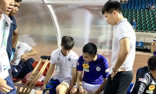 Duy Mạnh có thể phải nghỉ tới 6 tháng vì chấn thương mới gặp.