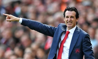 HLV Unai Emery không hài lòng với hàng thủ Arsenal.