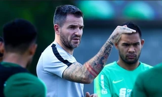 HLV Simon McMenemy chuẩn bị rời ghế HLV trưởng tuyển Indonesia.