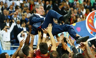 Bồ Đào Nha lên ngôi vô địch.