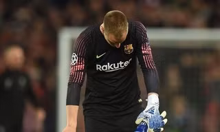 Thủ môn Marc-Andre ter Stegen không thể dự chung kết Cúp Nhà Vua vì chấn thương.