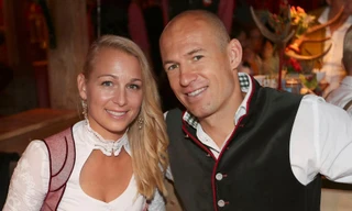 Arjen Robben và cô vợ xinh đẹp Bernadien Eillert.