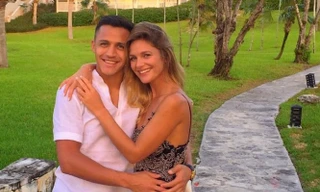 Alexis Sanchez và Mayte Rodriguez đã đường ai nấy đi.