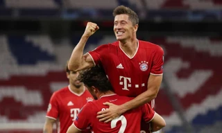 Lewandowski lập cú đúp giúp Bayern Munich hủy diệt Chelsea.