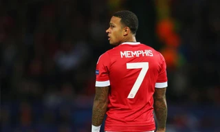 Ám ảnh quá khứ khiến Depay dùng tên in áo thay vì dụng họ.