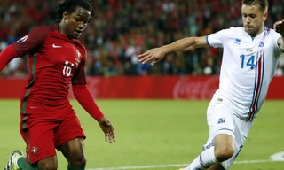 Renato Sanches (trái) lập nên kỷ lục mới. (Nguồn: Getty)