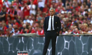 Mourinho không vui trước thái độ của các học trò trước trận.