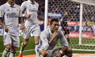 Ronaldo lập kỷ lục tại derby Madrid.