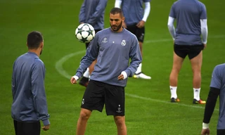 Benzema dính chấn thương ở trận gặp Eibar.