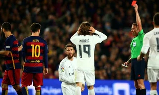 Sergio Ramos bị đuổi khiến Barcelona chủ quan?