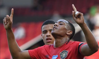 Anthony Martial tỏa sáng giúp M.U vùi dập Sheffield United.