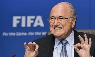 Sepp Blatter vẫn nhận lương đều đặn từ FIFA.