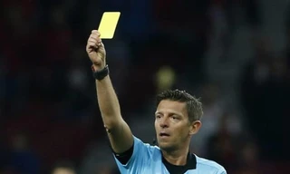 Trọng tài Gianluca Rocchi bắt chính trận ĐT Tây Ban Nha vs ĐT Bồ Đào Nha.