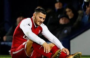 Sead Kolasinac dính chấn thương khá nặng.