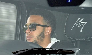 Depay lặng lẽ rời sân tập của M.U.