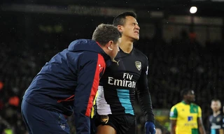 Alexis Sanchez tái phát chấn thương.