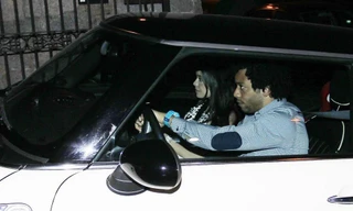Marcelo chở vợ tới tham dự bữa tiệc Giáng sinh sớm của Real Madrid. 