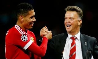 Van Gaal muốn mua thêm cầu thủ.